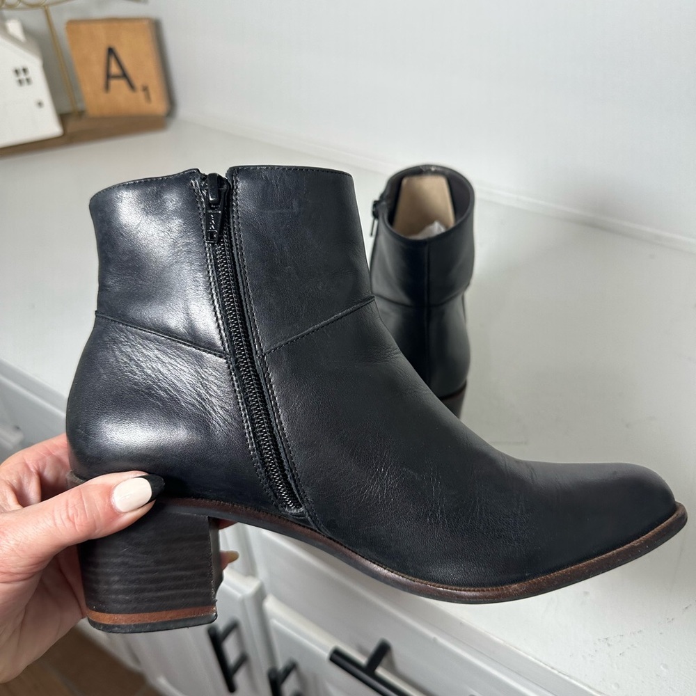 Talbots Women’s 8.5M Black Leather Ankle Boot Classic Zip Booties Made in Brazil - Picture 6 of 8